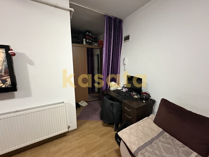 Drumul Taberei, garsoniera, etaj intermediar, parcare.